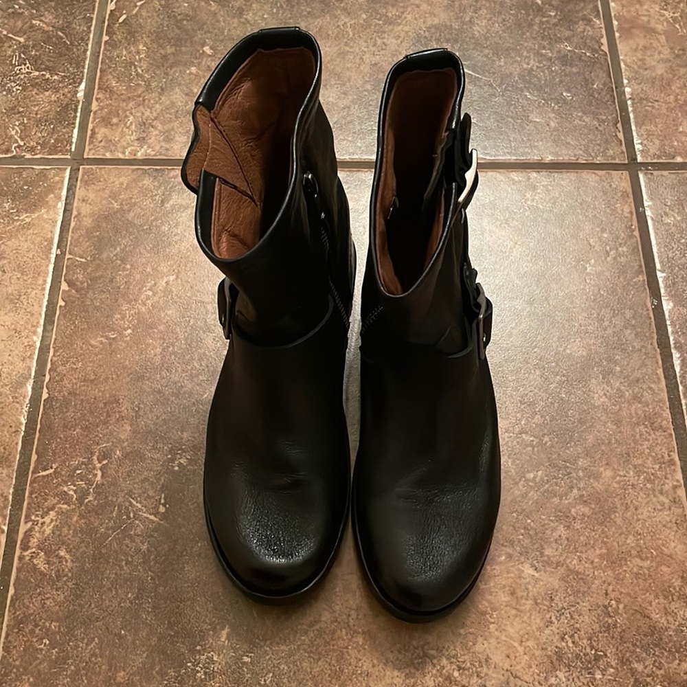 Melissa Frye Black Short Boots